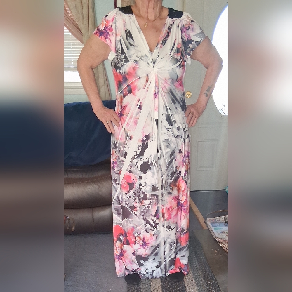 ONE WORLD Floral Twist-Front Maxi Dress in Pink, Gray and White